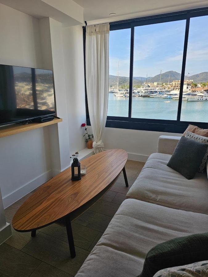Appartement Tres Grand Deux Pieces Marines De *